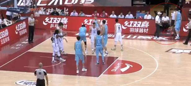 爱游戏平台登录入口-中国女排技术犯规送分，利物浦主帅怒摔战术板！